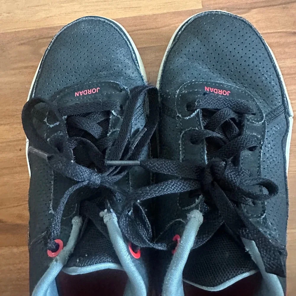 Jordan Kids Shoes Black‎ Red Perforated Low Top Sneakers Size 4Y FQ1306 006